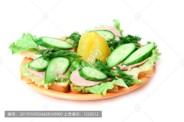 橙色盤子上的三明治