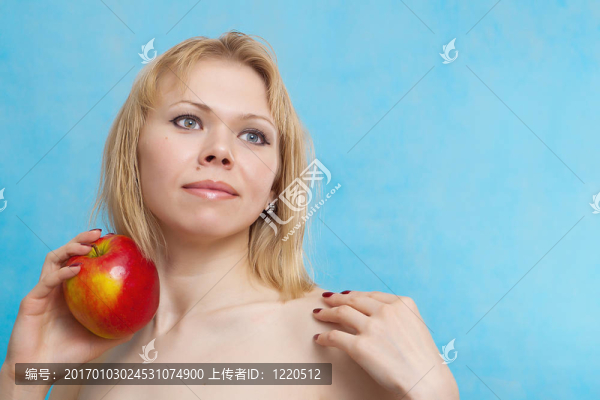 美麗的女人與蘋(píng)果