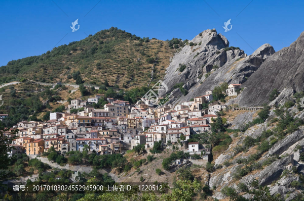 對(duì)castelmezzano全景。巴斯利卡塔大區(qū)。意大利.