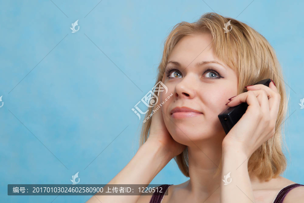 漂亮女人帶電話