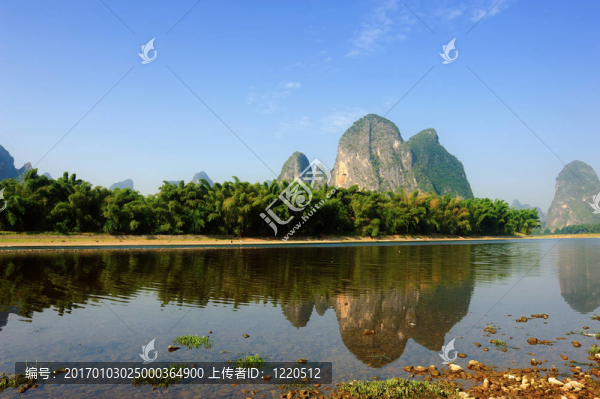 在陽(yáng)朔桂林美麗的喀斯特景觀(guān)；中國(guó)
