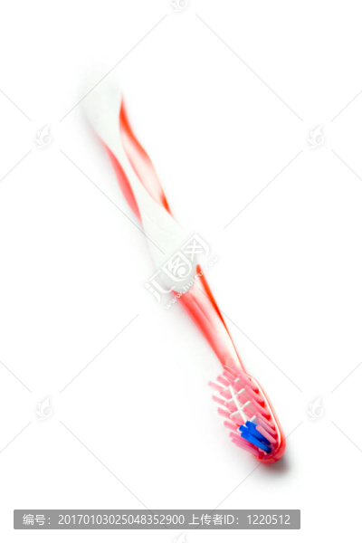 白色牙刷