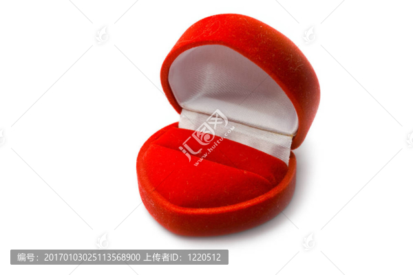 白色背景下的心形盒