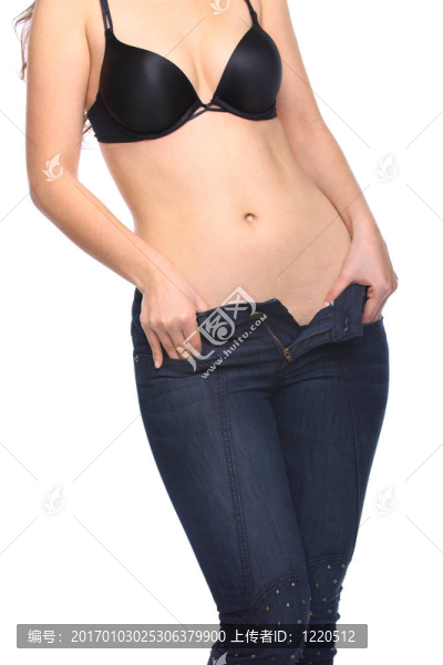 穿黑色胸罩的女人