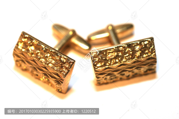 古典的金cuffli