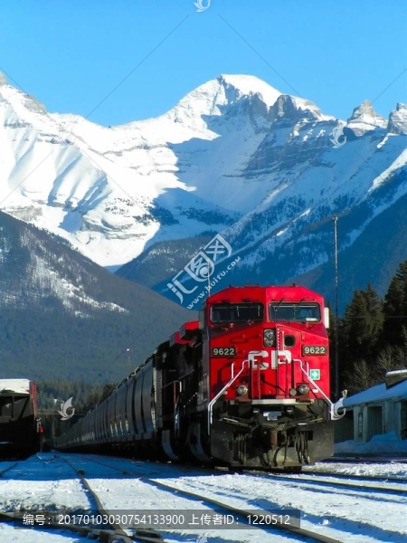 火車和山