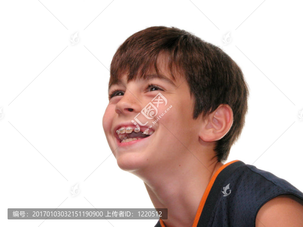 笑的男孩