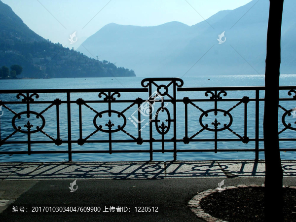 河邊散步-匯圖網(wǎng) www.fosd68.com 河邊散步