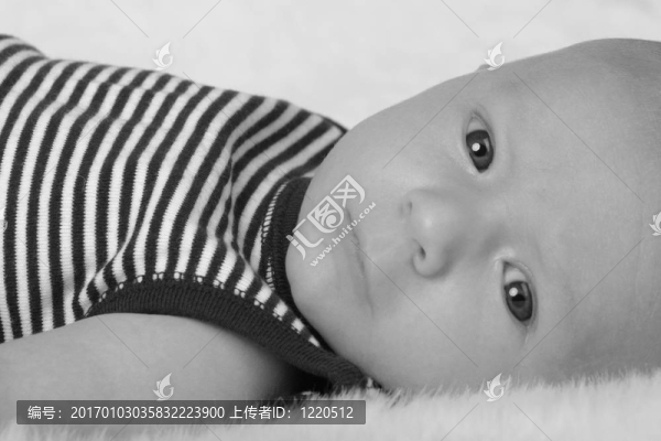 憂郁的男孩體重