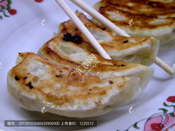 餃子和筷子