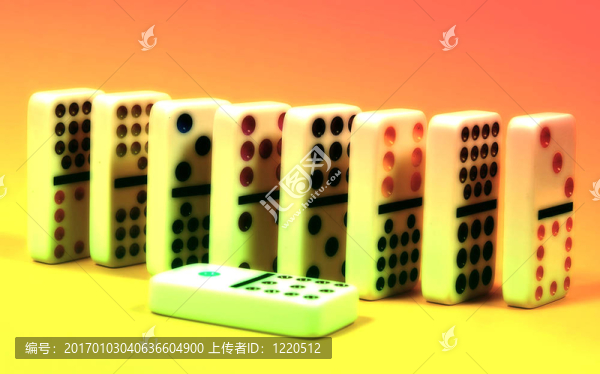 摘要多米諾