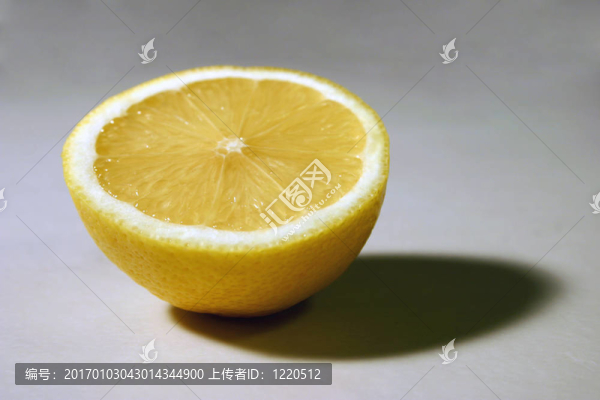 半個(gè)檸檬