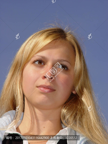 金發(fā)女孩