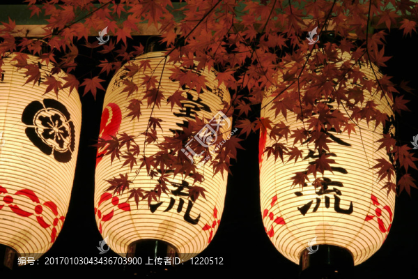 空白7
