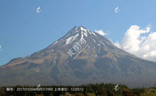 塔拉納基山