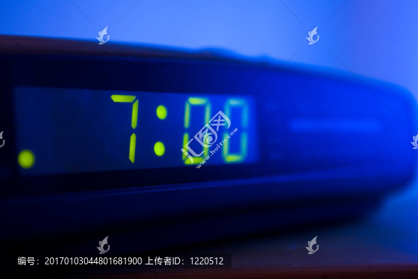 數(shù)字收音機鬧鐘7o時鐘