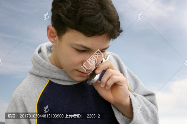 電話里的男孩