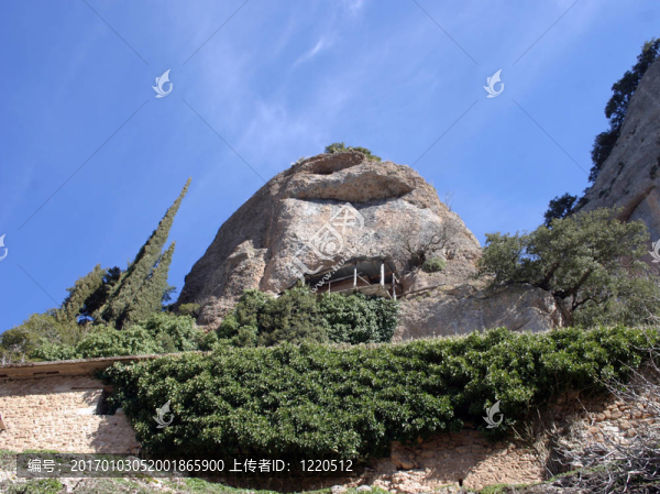 懸掛的小屋