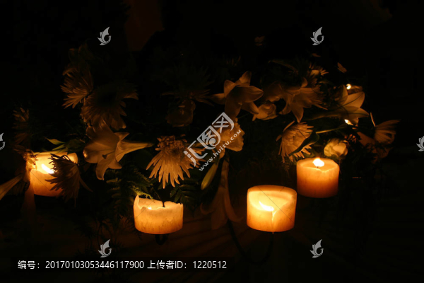 蠟燭和鮮花