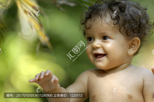 花園里的嬰兒2
