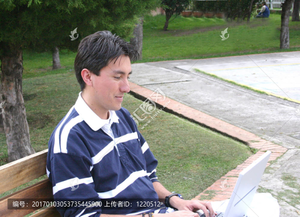 休閑筆記本電腦用戶3