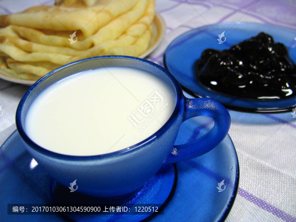 杯牛奶