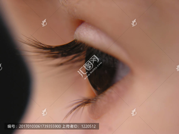 嬰兒的眼睛