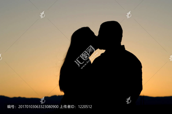 剪影的吻
