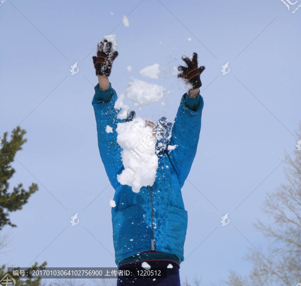 女孩與雪