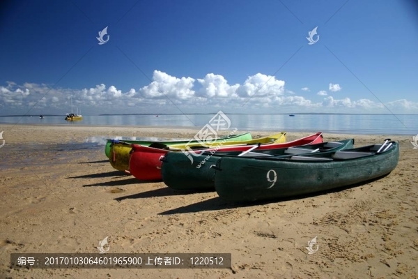 獨(dú)木舟在Beach