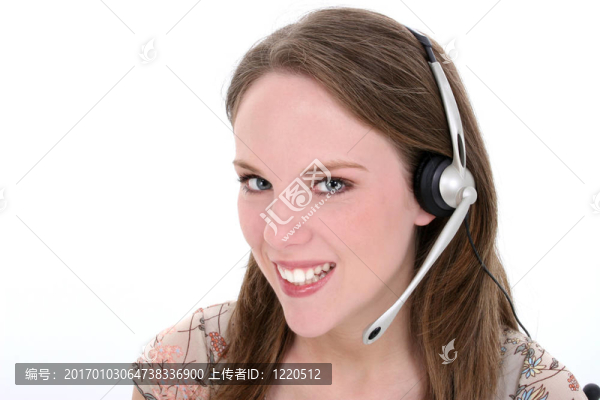 美麗的年輕女子與耳機白色