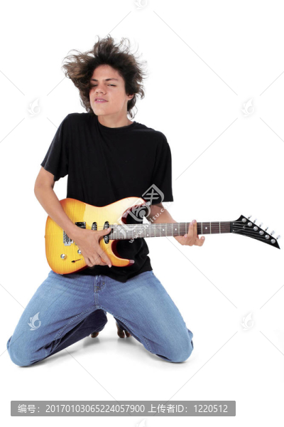 青少年男孩的吉他