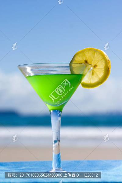 海灘上的酒精