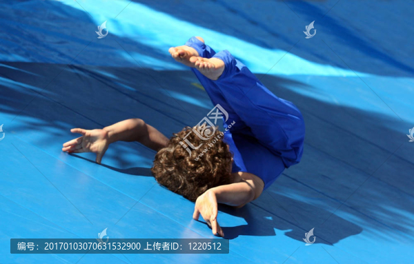 小體操運(yùn)動(dòng)員