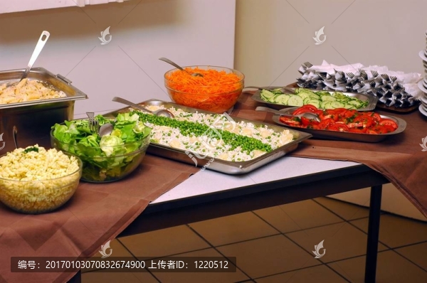 沙拉酒吧2。