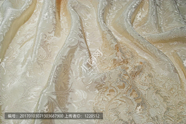 絲綢和蕾絲