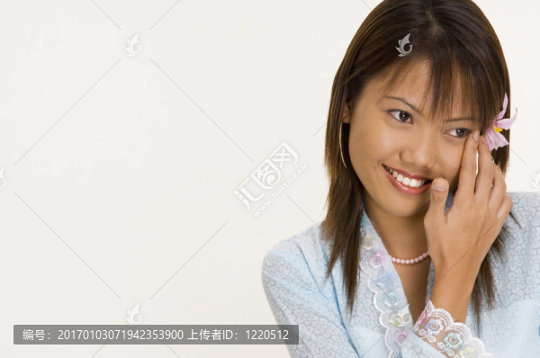 穿藍(lán)6的女孩