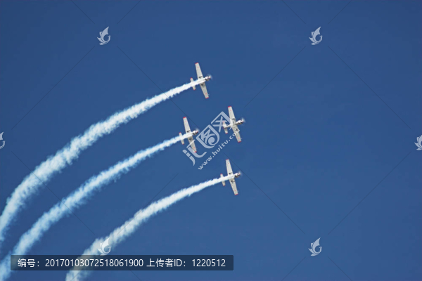 四架飛機