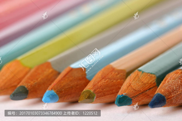 排的鉛筆
