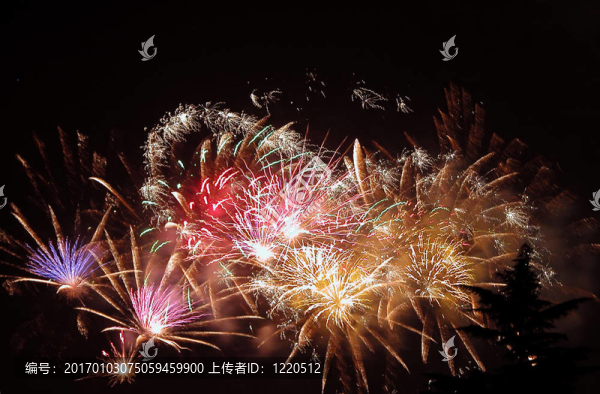 五彩繽紛的煙花