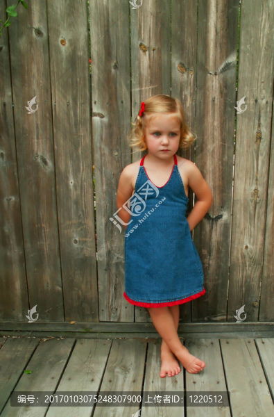 女孩倚-匯圖網(wǎng) www.fosd68.com 女孩倚