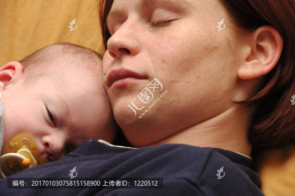 母親和兒子。