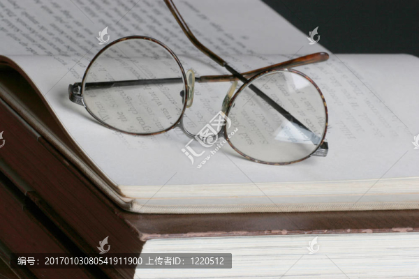 讀一本書(shū)