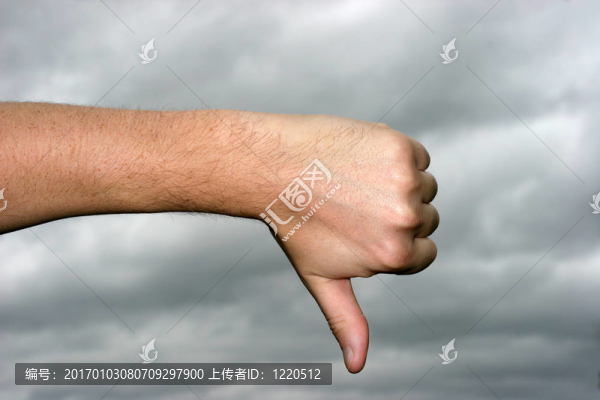 拇指向下