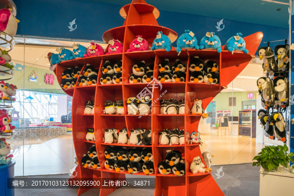 玩具店貨架
