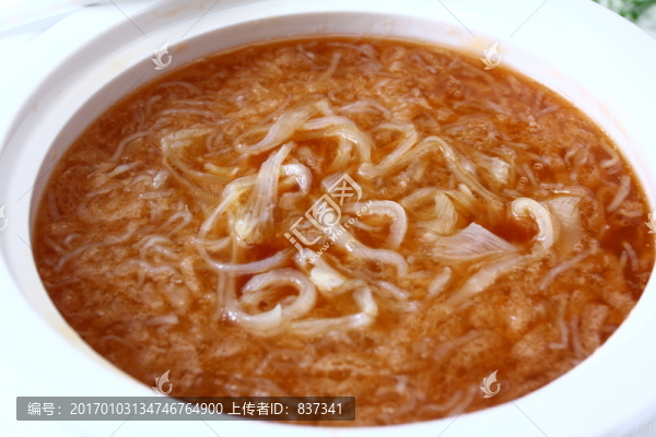 竹笙雞絲燴魚翅