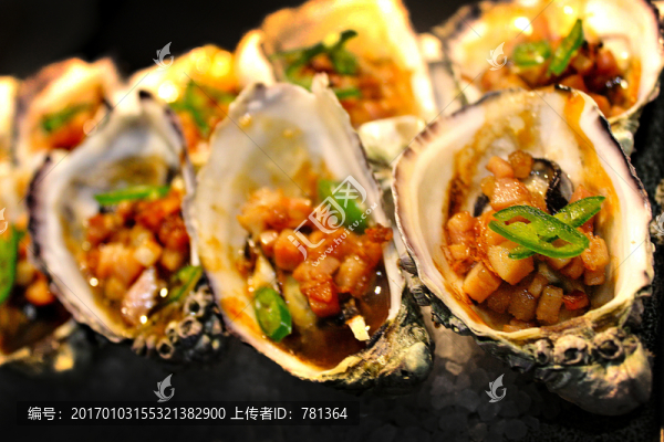 剁椒蒜茸烤生蠔