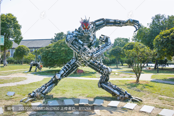 異形生物雕塑