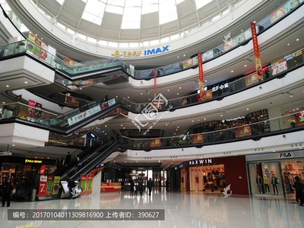 商業(yè)中心建筑內(nèi)景
