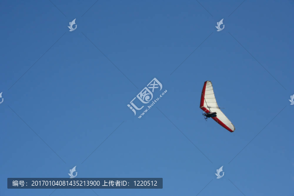 懸掛式滑翔機(jī)